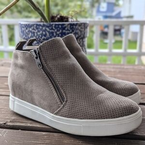 Time and Tru - wedge sneaker/shoe sz. 6